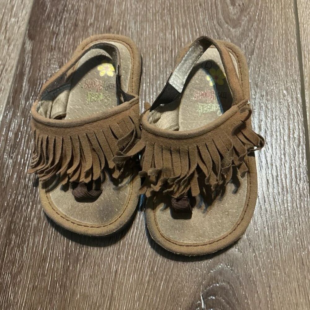 Squeak Me Shoes Toddler Brown Fringe T-Strap Sandals Size 7 (Squeakers Removed)